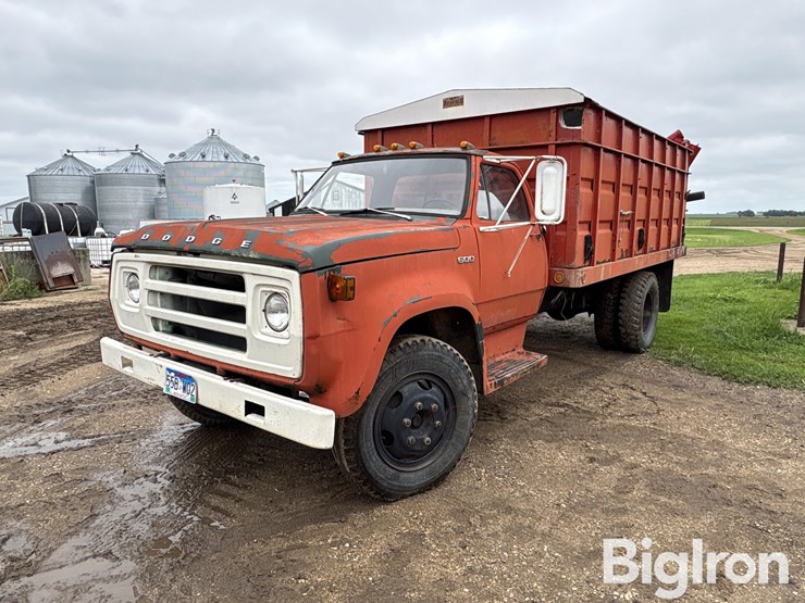 1975-dodge-d600-image-1