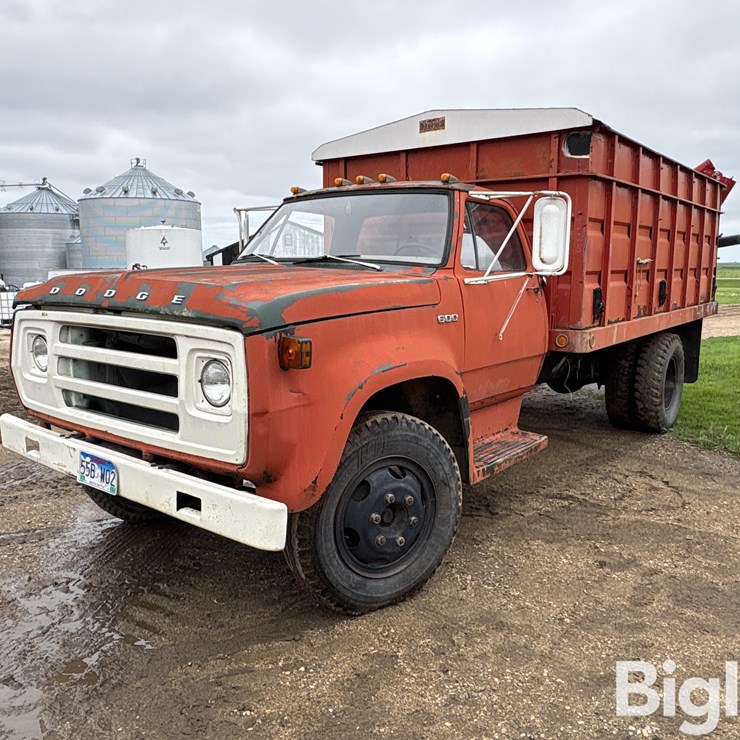 1975 DODGE D600