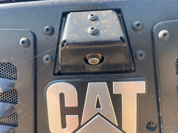 2024-caterpillar-255-skid-steer-image-13