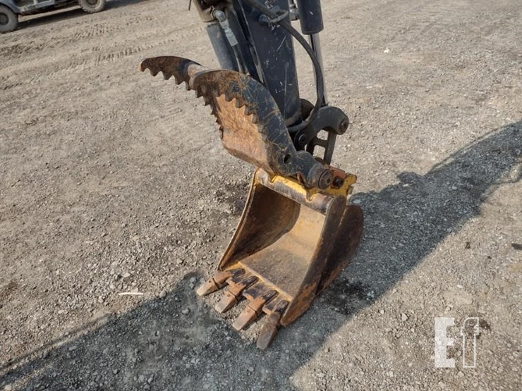 2018-deere-35g-image-18