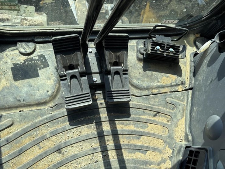 2023-deere-60g-image-39