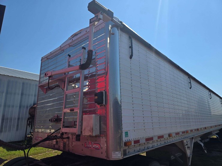 2013-wilson-50'-hopper-bottom-trailer,-84"-wide-with-102"-sides,-commodity-tubes,-ddl-triple,-electr-image-4
