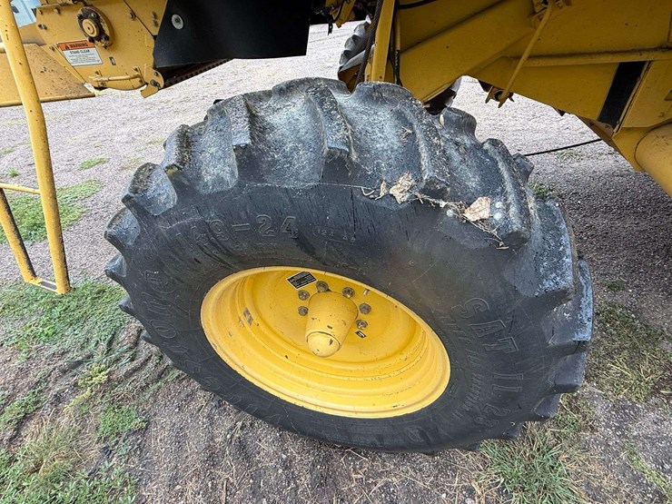 2000-new-holland-tr99-image-20