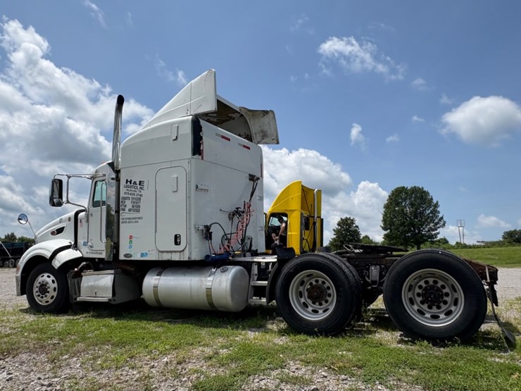 2010-peterbilt-386-image-6