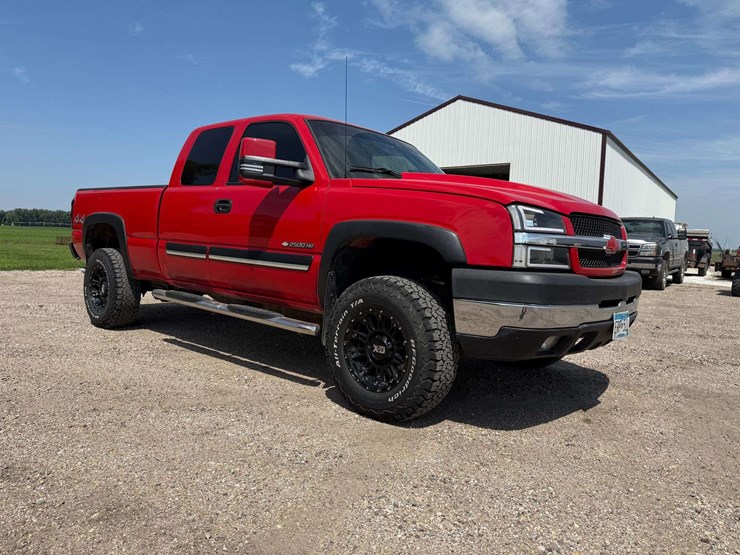 2004-chevrolet-2500hd-image-10