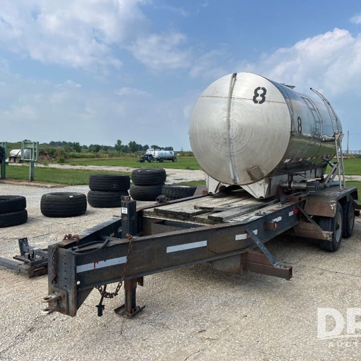1998 Behnke Liquid Nurse Trailer (JN2734)