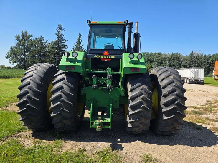 1989-john-deere-8760-image-24