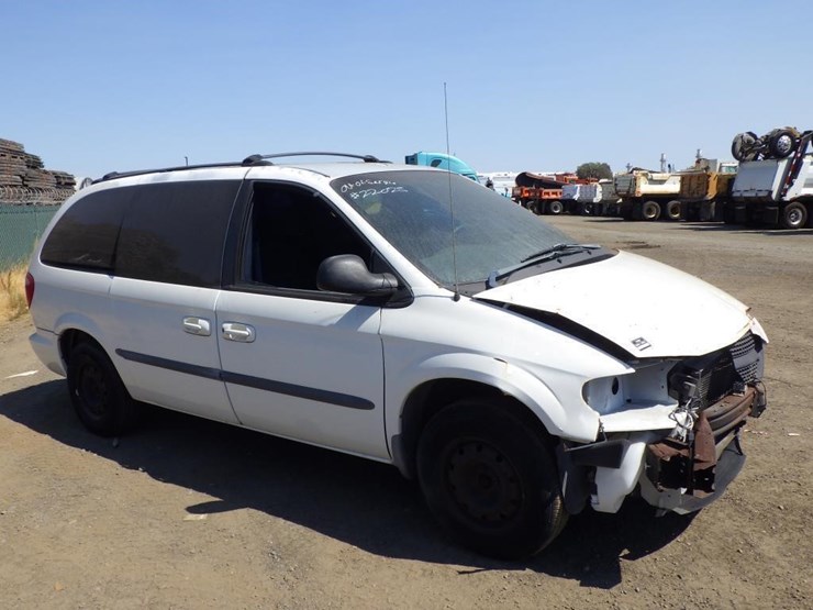 2002-dodge-grand-caravan-image-3