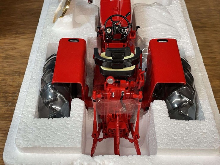 1/16-farmall-706-precision-nib-ertl-image-12
