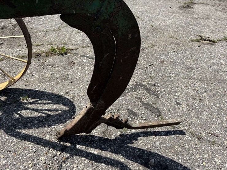 john-deere-single-shank-subsoiler,-on-steel,-clutch-lift-image-6