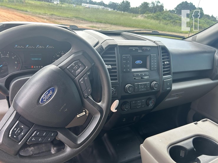 2020-ford-f150-image-26