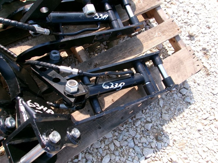 ir-hyd-thumb-f/-mini-excavator-image-1