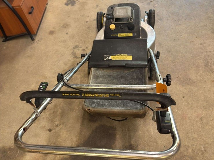 john-deere-push-mower-image-6