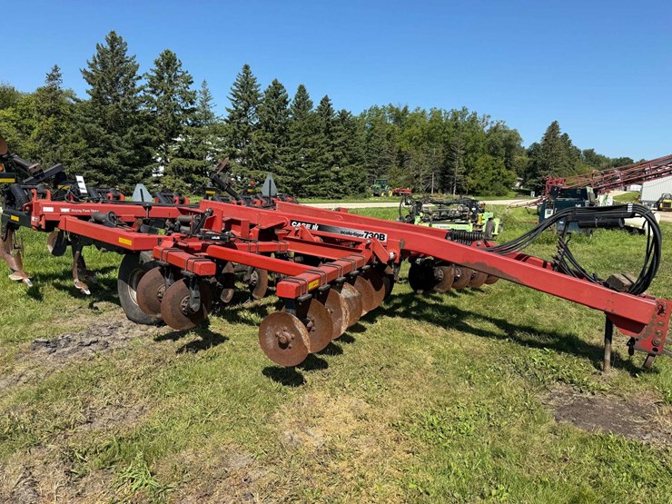 case-ih-730b-ecolo-tiger-disk-ripper,-rear-leveler,-30”-spacing,-2-bearings-are-out-but-2-good-used-image-9