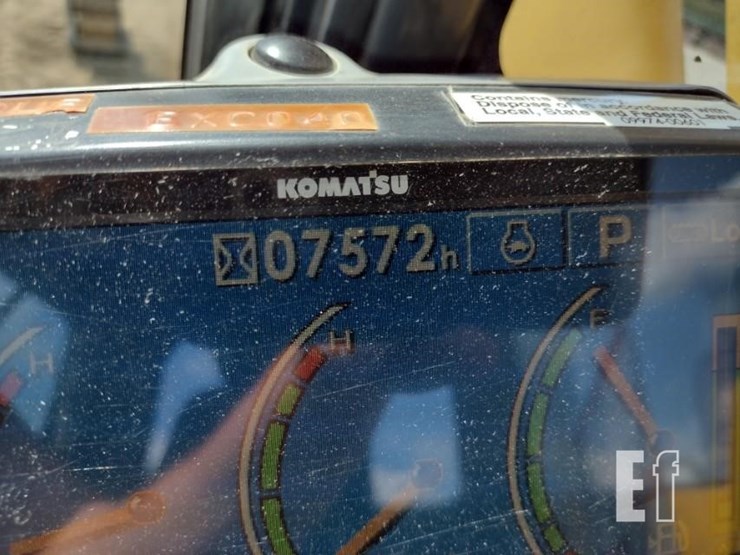 2011-komatsu-pc228us-lc-8-image-6