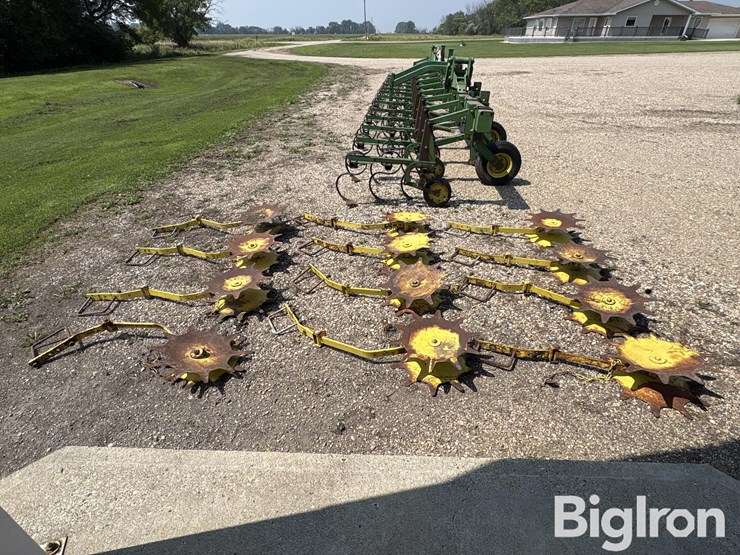 john-deere-845-image-4