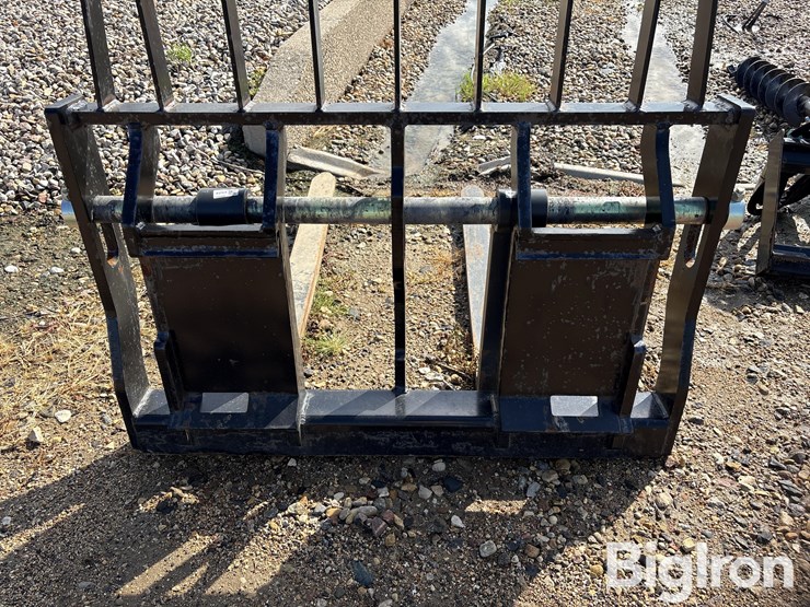 48”-skid-steer-pallet-forks-image-9