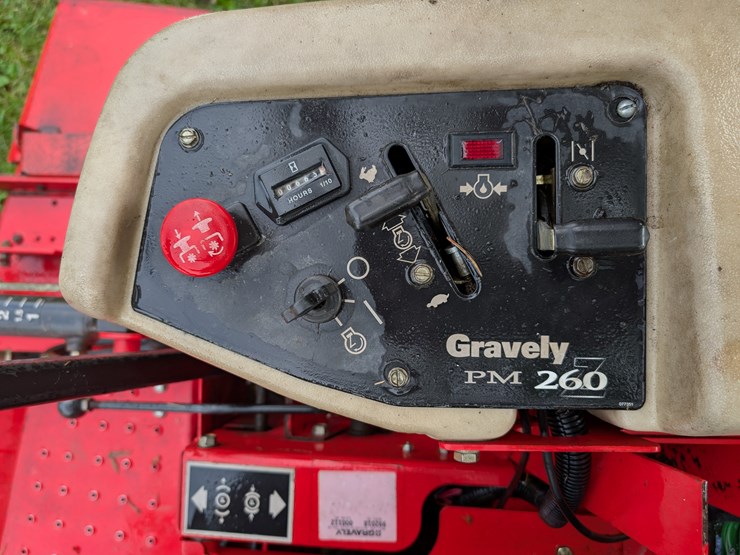 #2999-•-gravely-260-zero-turn-lawnmower-image-17