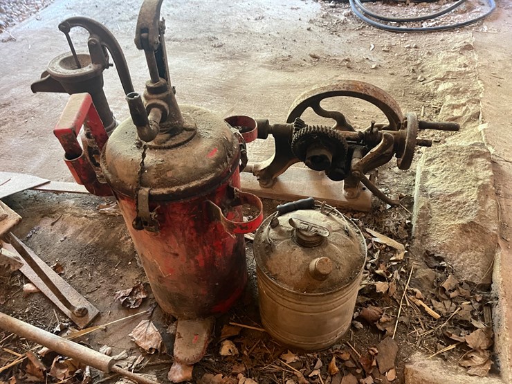 #3070-•-antique-kleenseal-pressure-tank-image-6