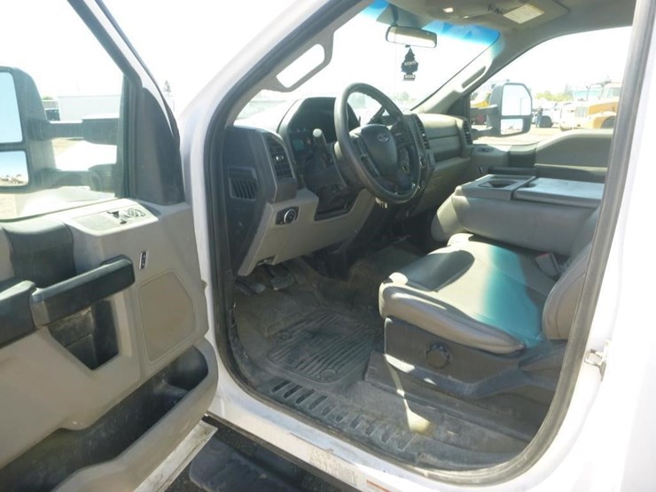 2018-ford-f450-image-8