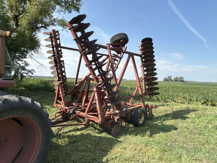 massey-ferguson-830-image-2