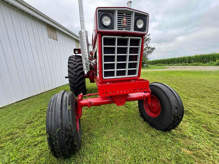1974-ih-1568-tractor-image-37