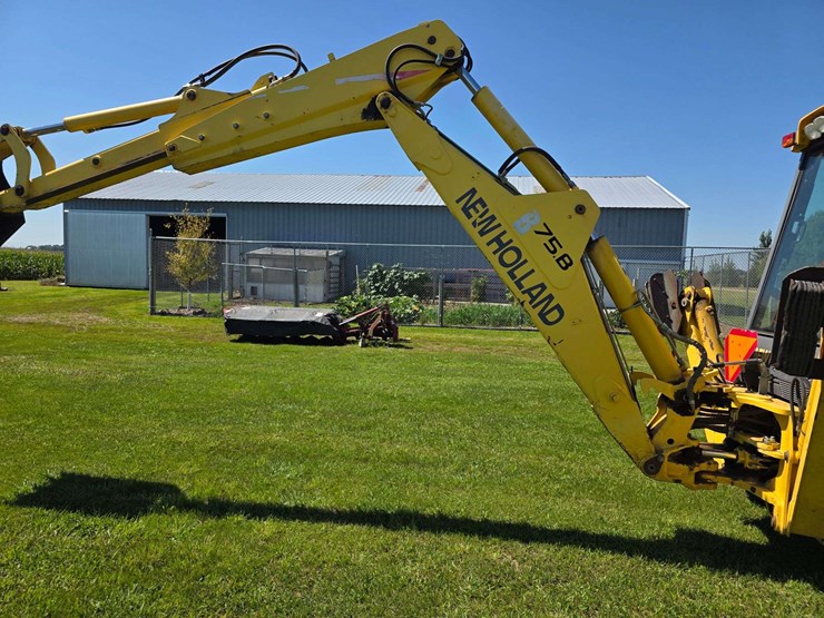 new-holland-lb75-image-64