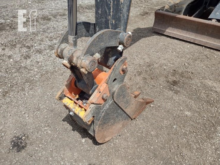 2021-deere-26g-image-15