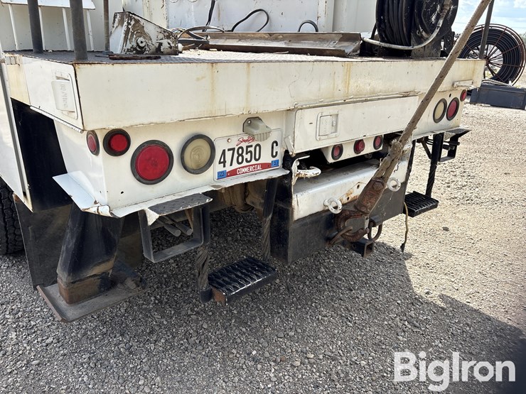 2003-freightliner-fl80-image-19