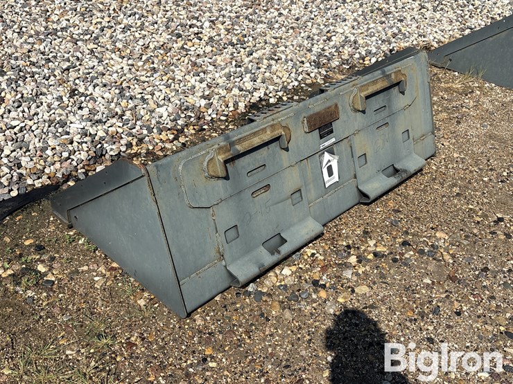 bobcat-68”-heavy-duty-skid-steer-bucket-image-7