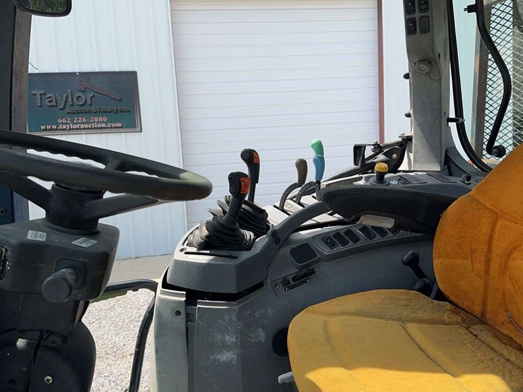 new-holland-t6020-image-22