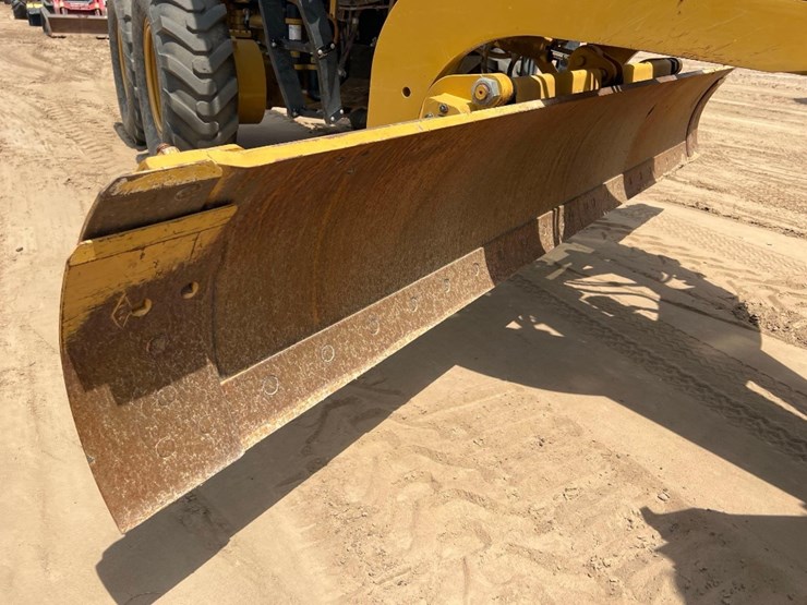 2020-caterpillar-120-image-28