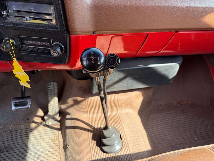 1976-c60-grain-truck,-single-axel,-15’-steel-box,-wood-floor,-roll-tarp,-v8-350-motor,-4-speed-2-spe-image-45