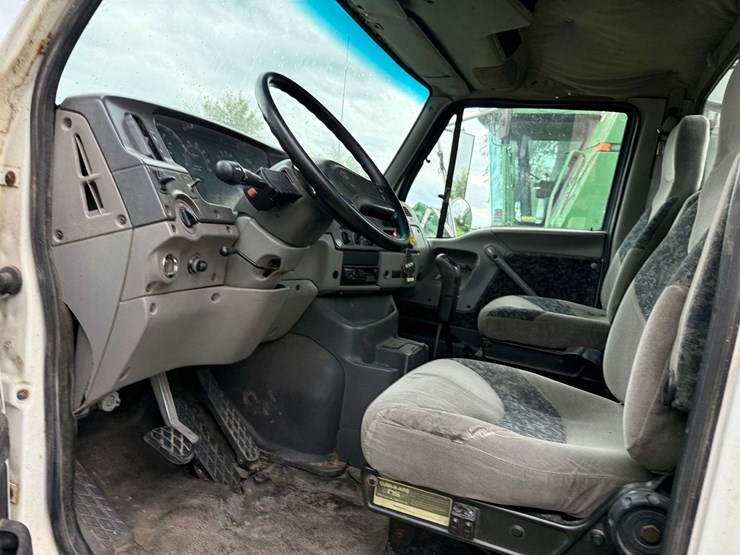 2000-caterpillar-c12-image-40