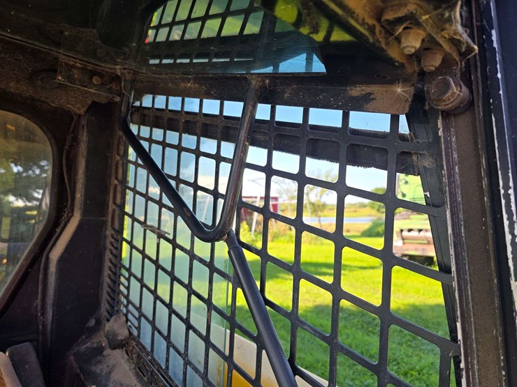 john-deere-250-image-22