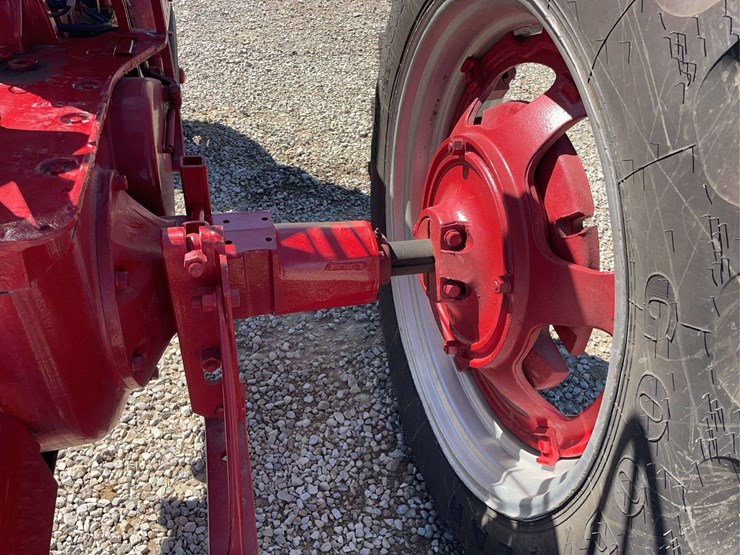 1950-ih-farmall-m-image-28