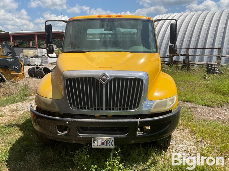2005-international-durastar-4300-image-2