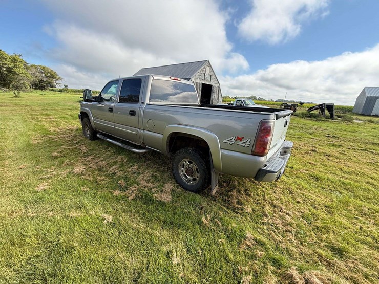 2003-chevrolet-2500-image-9