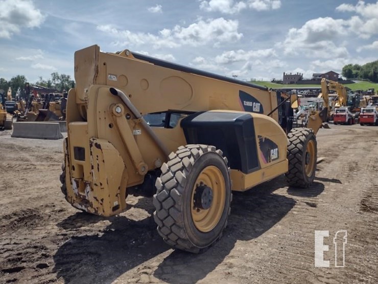 2017-caterpillar-tl1055d-image-31