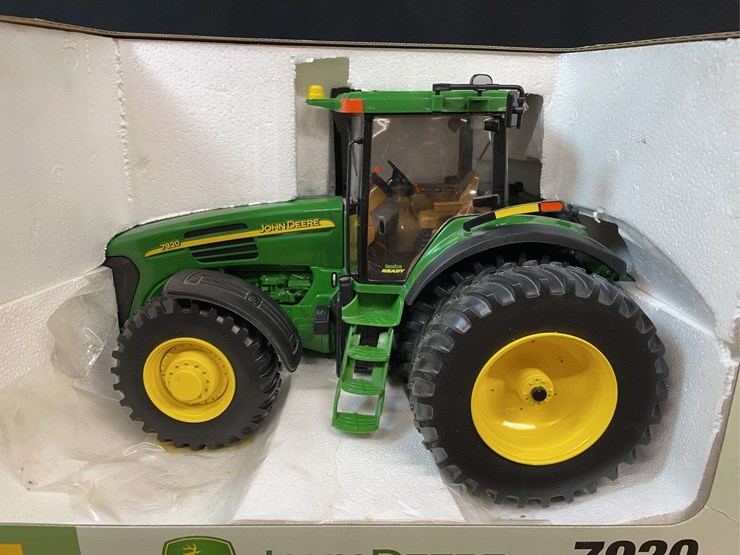1/16-john-deere-7920-collector-nib-ertl-image-7