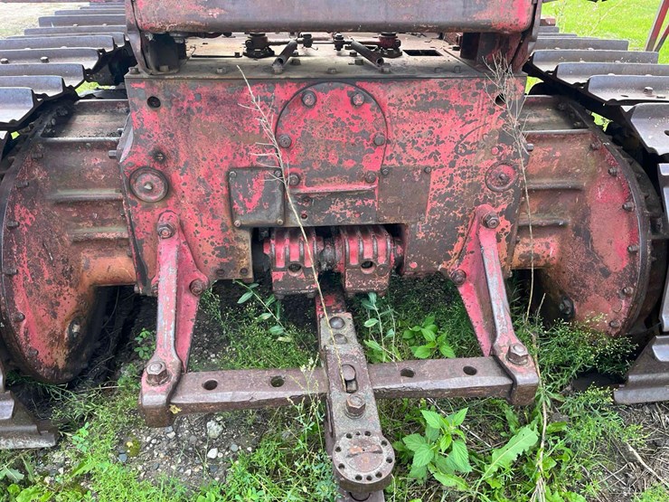 international-td14-crawler-image-16