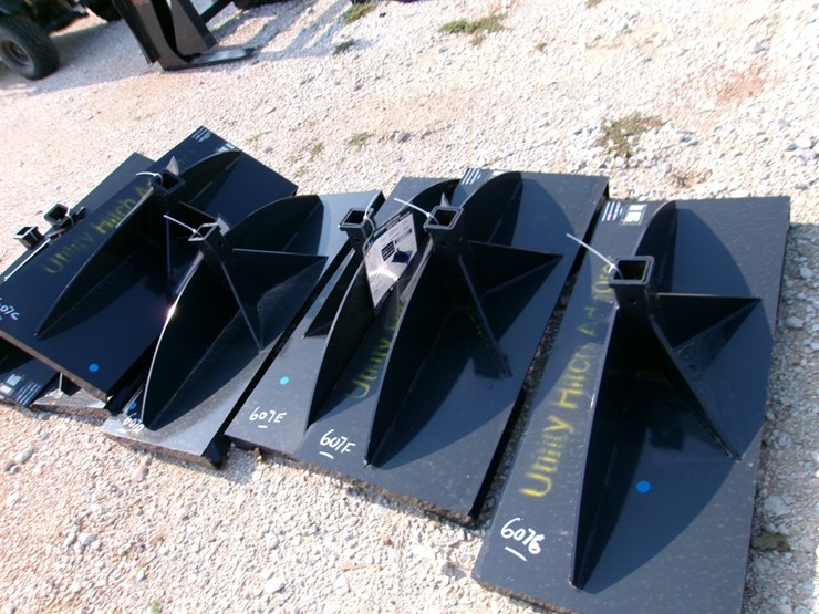 (1)-rec-hitch-platform-f/-skid-steer-image-1