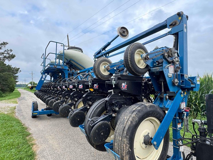2014-kinze-3600-image-18
