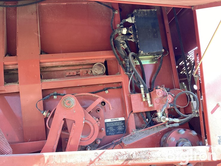 2006-hesston-4910-image-10