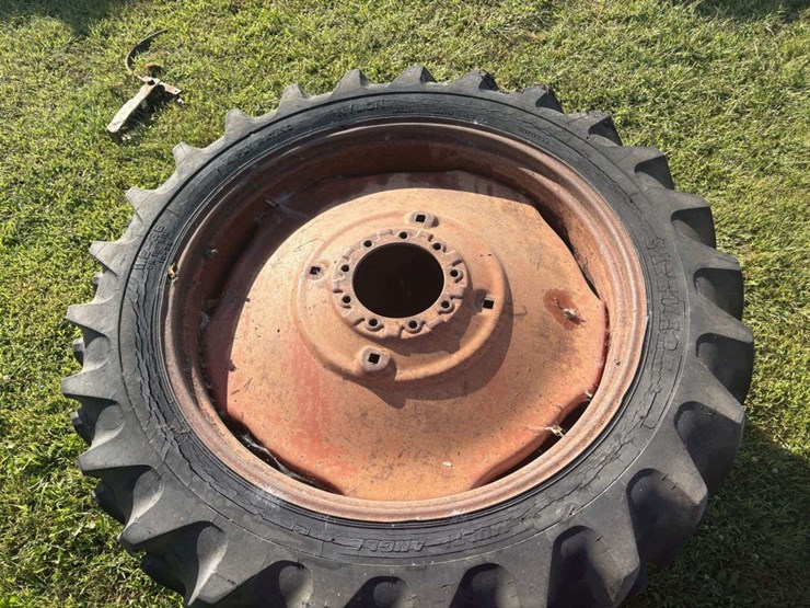 (2)-11.2-38-tires-on-9-bolt-rims-image-3