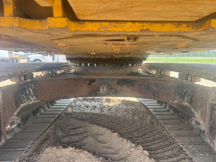 2015-caterpillar-323fl-image-28