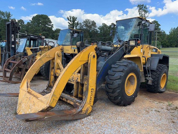 2012-komatsu-wa250-image-2