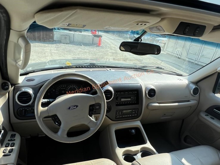 2003-ford-explorer-eddie-bauer-image-24
