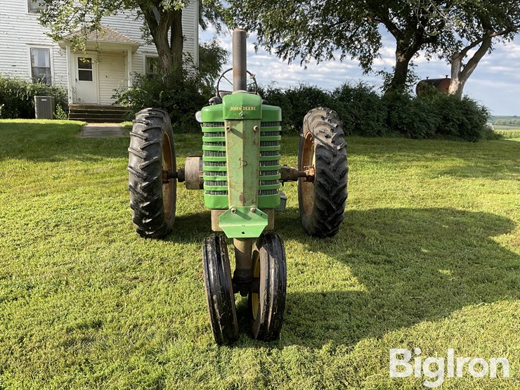 1951-john-deere-model-a-image-2
