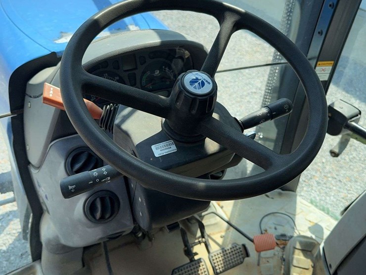 new-holland-t6020-image-22